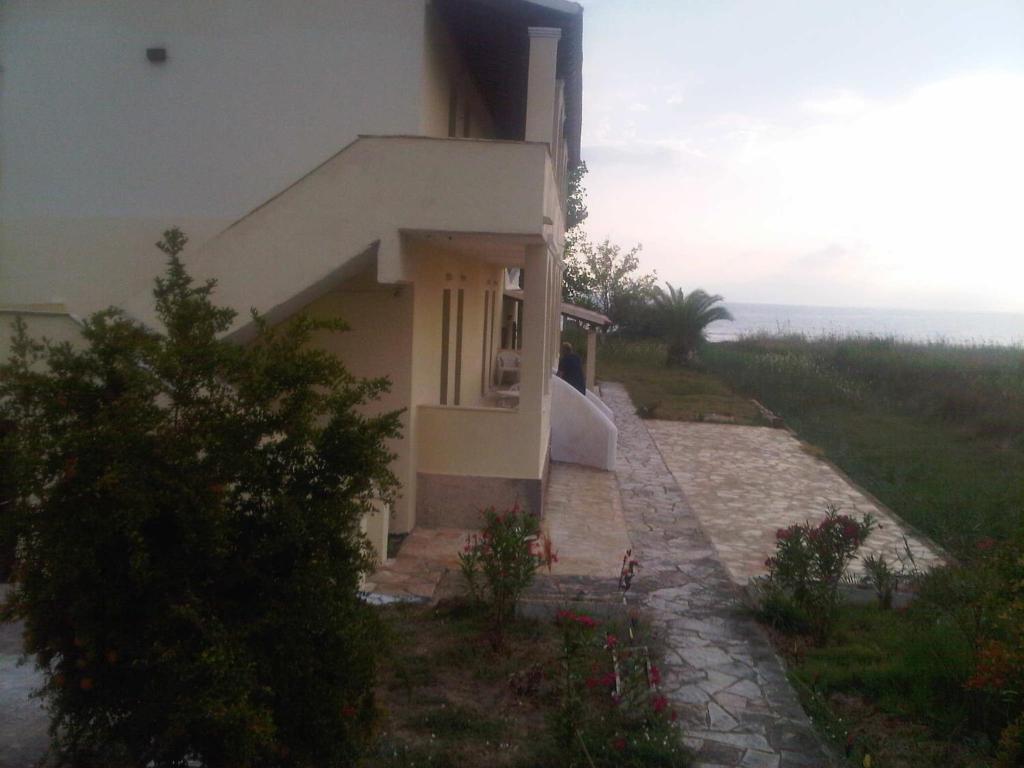 Virginia'S Beachfront Apartments Kávos Extérieur photo