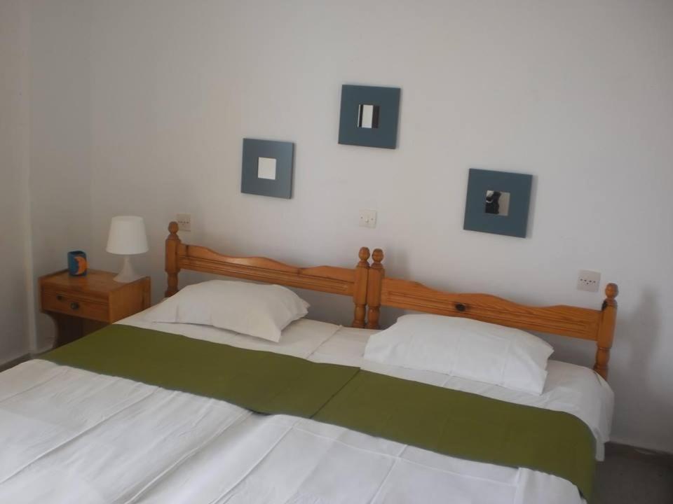 Virginia'S Beachfront Apartments Kávos Chambre photo
