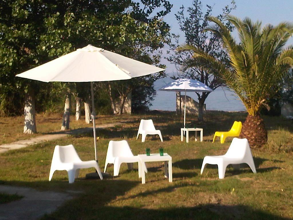 Virginia'S Beachfront Apartments Kávos Chambre photo